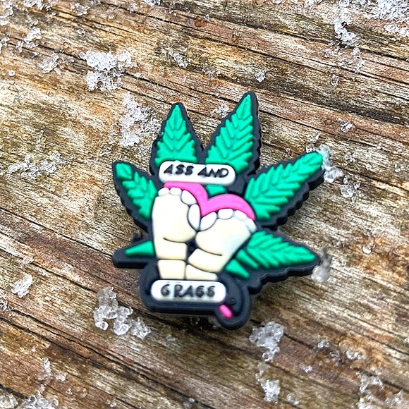420/ Mary Jane Croc Charms - Picture 4 of 7